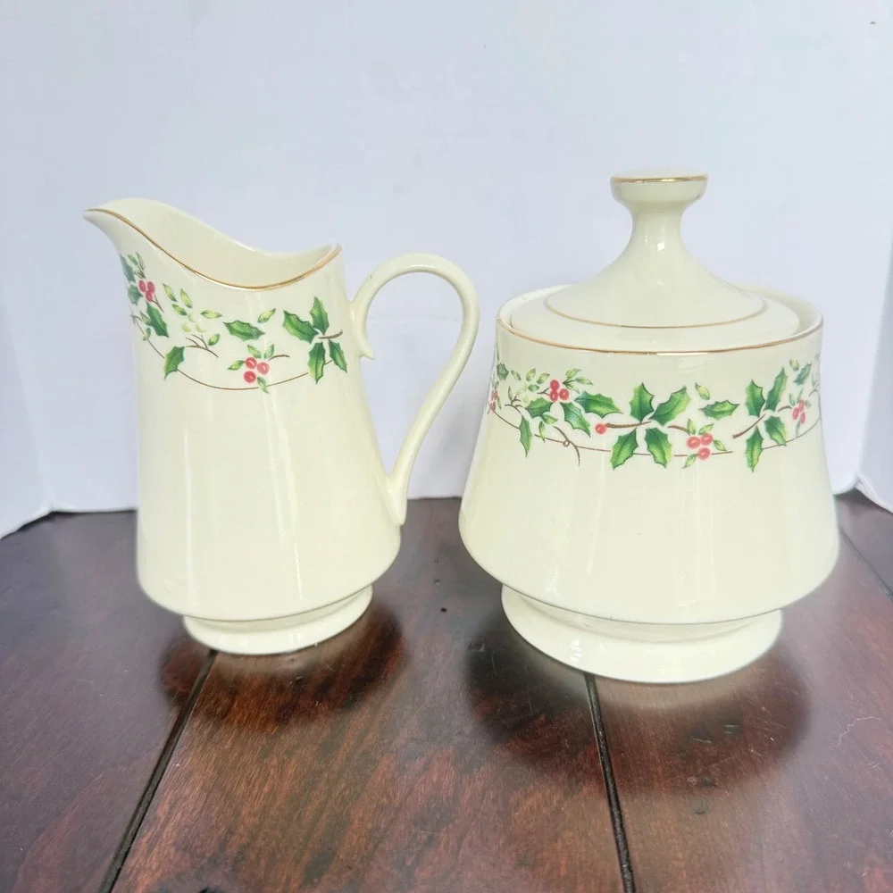 Holiday Traditions Cream and Sugar Set 1997 Holly Berry Gold Trim Ceramic Vtg